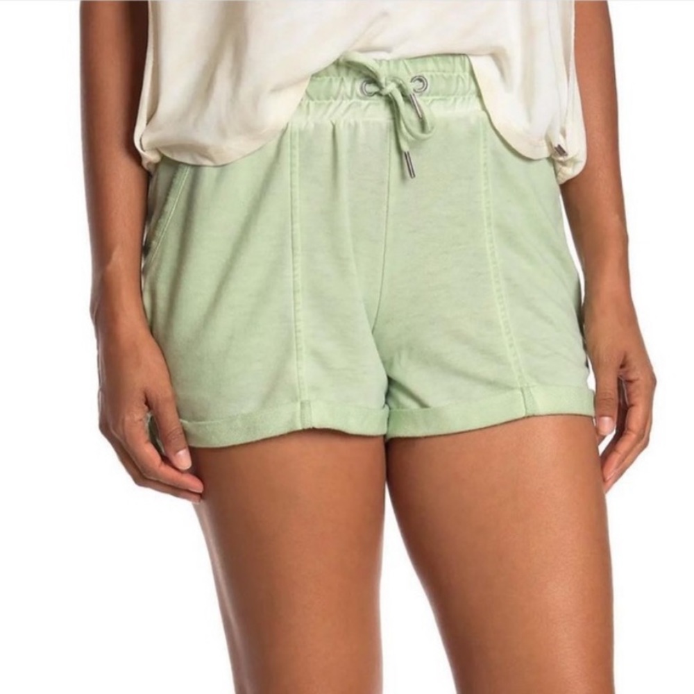 NWT Max Studio Performance Women’s Fiji Pull On Cuffed Drawstring Shorts Size XS